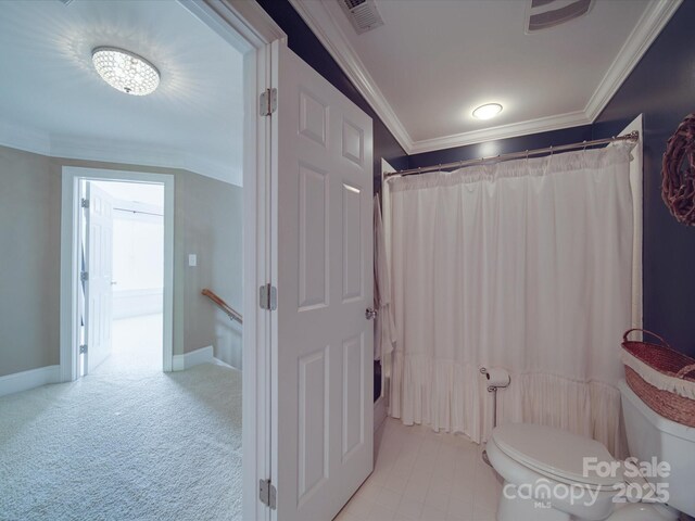 1508 Avalon Oaks Ct, Dallas, NC 28034 - full bathroom with ornamental molding, toilet, a shower with curtain, and baseboards