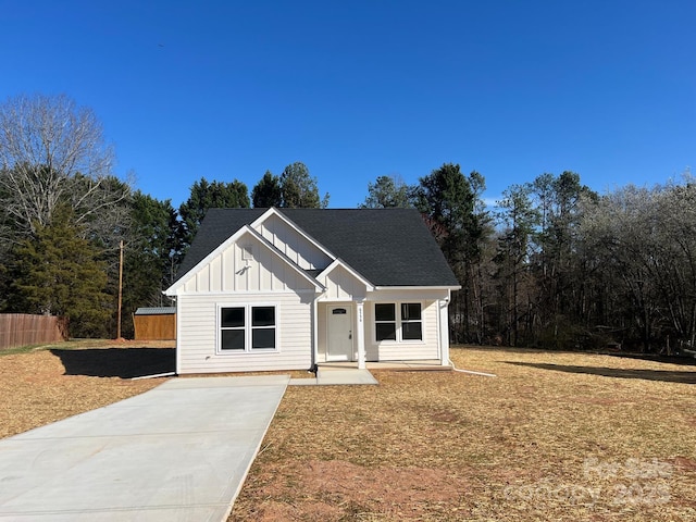 6756 Denver Heights Cir, Denver, NC 28037 - modern inspired farmhouse featuring board and batten siding, concrete driveway, and a shingled roof