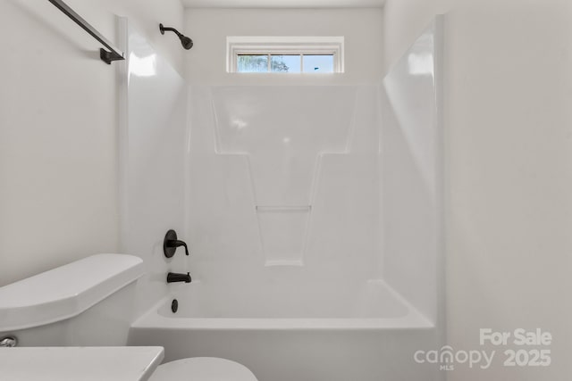 5529 Seths Dr, Charlotte, NC 28269 - full bath featuring toilet,  shower combination, and vanity