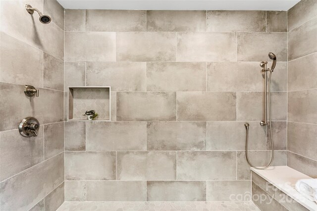 3661 Annlin Ave, Charlotte, NC 28209 - full bathroom featuring a tile shower