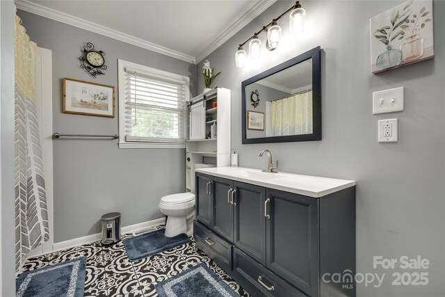 622 University Dr, Rock Hill, SC 29730 - full bath featuring vanity, crown molding, toilet, baseboards, and a shower with curtain