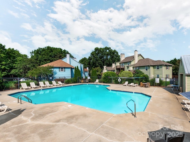 3308 Selwyn Farms Ln Unit 2, Charlotte, NC 28209 - community pool featuring a patio area and a residential view