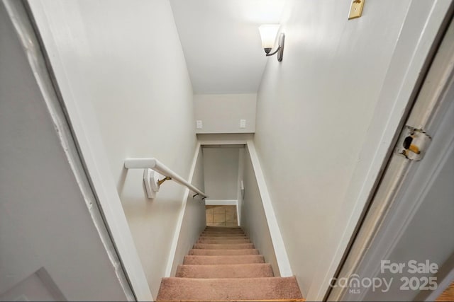 2025 Sagamore Rd, Charlotte, NC 28209 - view of stairs