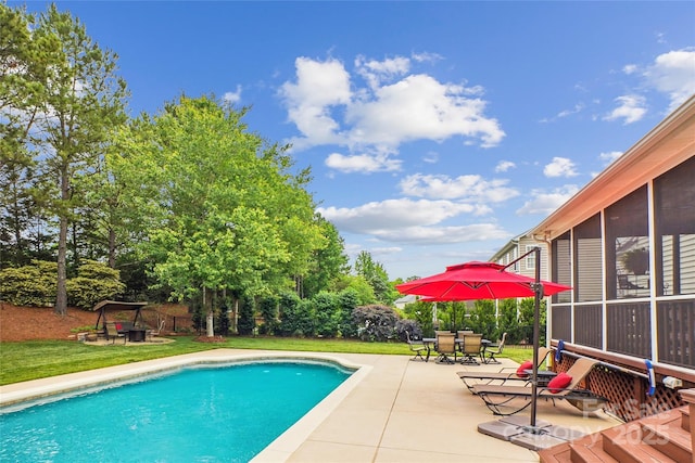 8612 Tintinhull Ln, Waxhaw, NC 28173 - view of pool featuring a patio area, a yard, and outdoor dining area