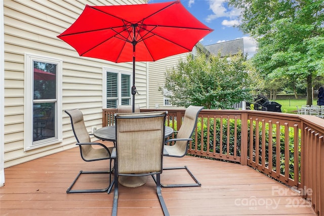 8612 Tintinhull Ln, Waxhaw, NC 28173 - deck featuring outdoor dining space