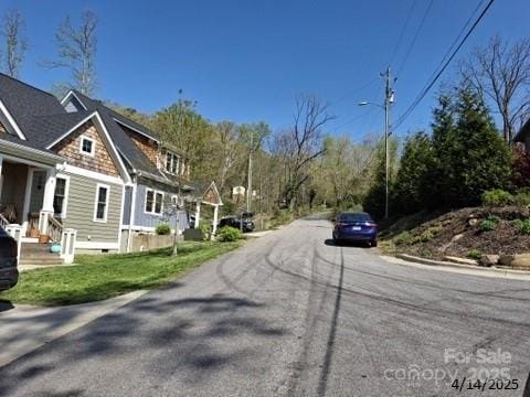 4 Weaver Hill Rd, Asheville, NC 28805