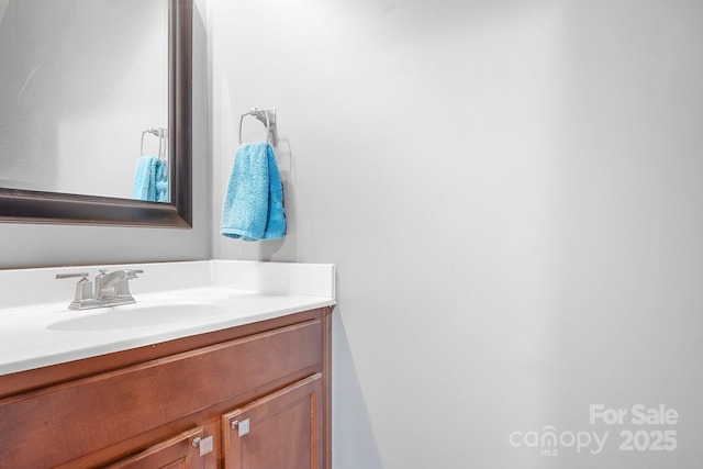 9437 Macquarie Ln, Charlotte, NC 28227 - bathroom featuring vanity