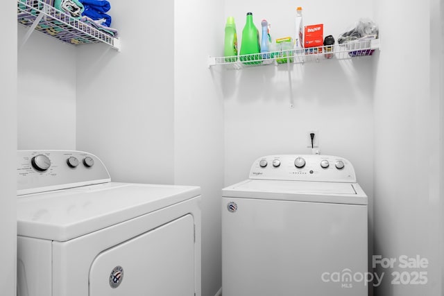 9437 Macquarie Ln, Charlotte, NC 28227 - laundry room featuring separate washer and dryer