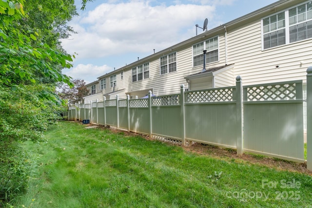 916 Coffee Tree Ln, Rock Hill, SC 29732 - view of yard