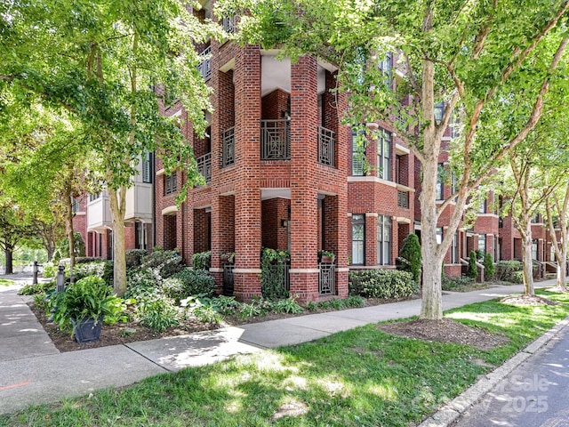 2810 Selwyn Ave Unit 104, Charlotte, NC 28209 - view of building exterior
