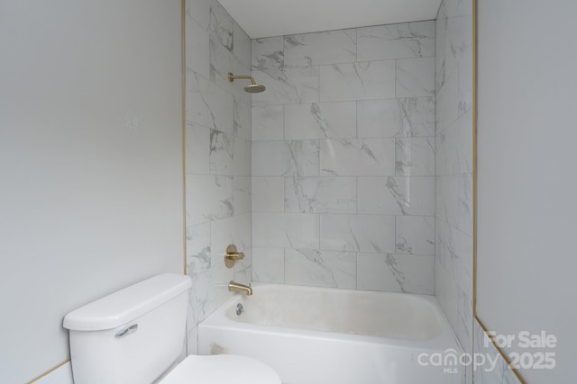 1013 Doby Springs Dr, Charlotte, NC 28262 - bathroom with toilet and tub / shower combination