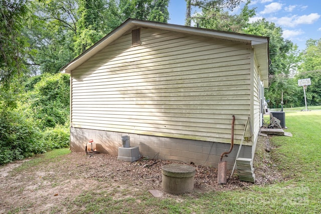 1016 W 10th Ave, Gastonia, NC 28052 - view of property exterior featuring a yard