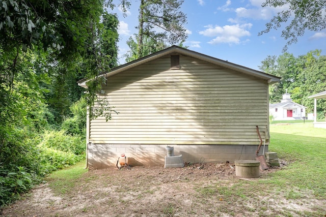 1016 W 10th Ave, Gastonia, NC 28052 - view of home's exterior with a yard and crawl space
