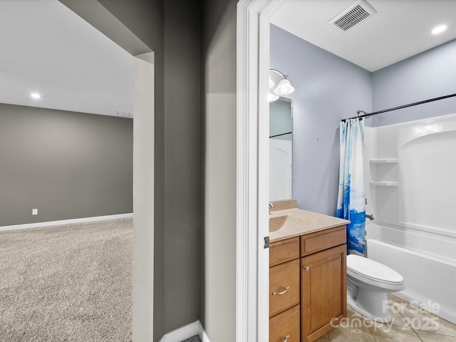 1190 Arges River Dr, Fort Mill, SC 29715 - bathroom featuring toilet, shower / tub combo with curtain, vanity, recessed lighting, and baseboards