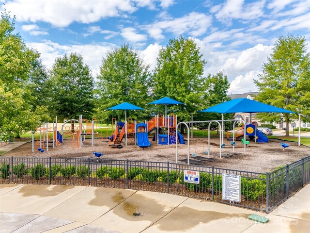 5836 Clan Maclaine Dr, Charlotte, NC 28278 - view of community playground