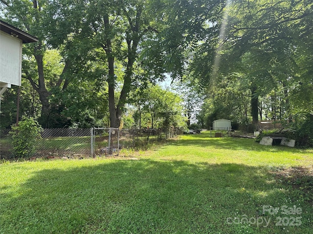 204 N Gaston St, Kings Mountain, NC 28086 - view of yard