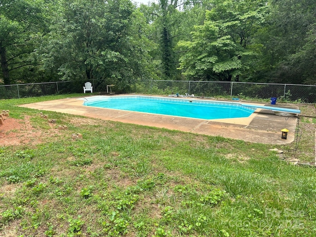 259 Oakland Heights Rd, Forest City, NC 28043 - view of swimming pool featuring a fenced backyard and a diving board