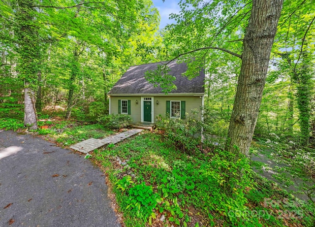 124 Hilltop Rd, Black Mountain, NC 28711 - view of front of home with roof with shingles