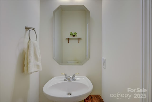 12125 Mountainside Ln, Charlotte, NC 28278 - bathroom featuring a sink