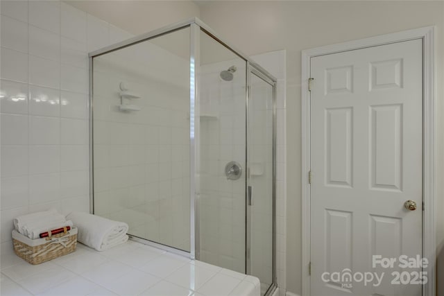 12125 Mountainside Ln, Charlotte, NC 28278 - full bath with a shower stall