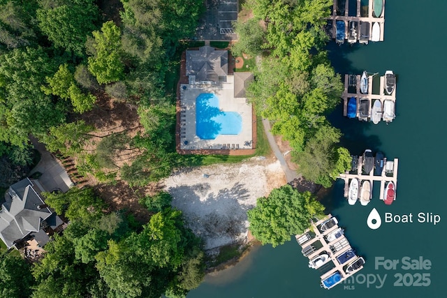 122 Waterford Dr, Mooresville, NC 28117 - aerial overview of property's location featuring a large body of water and a pool area