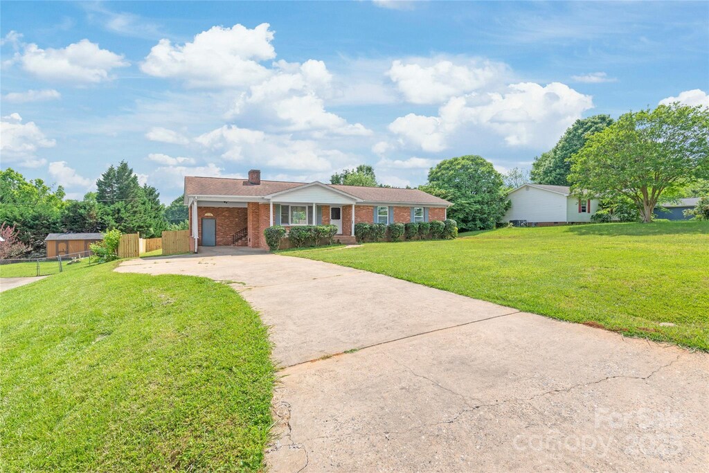 405 W Ormand Ave, Bessemer City, NC 28016 - photo 1