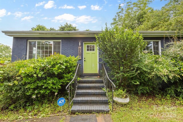 2536 Bancroft St, Charlotte, NC 28206 - view of front facade featuring brick siding