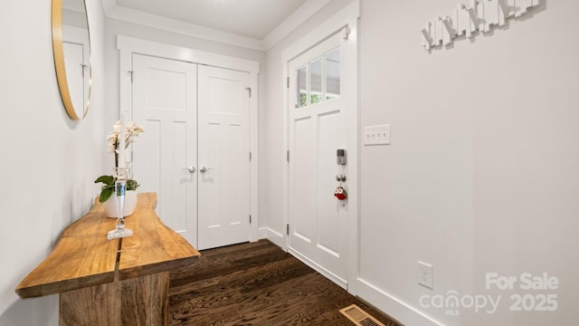 1446 Downs Ave, Charlotte, NC 28205 - entryway featuring dark wood finished floors