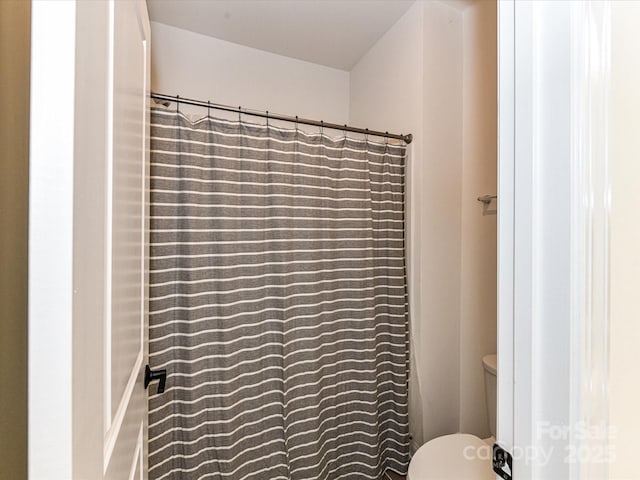 121 Enclave Meadows Ln, Matthews, NC 28104 - full bathroom with toilet and a shower with curtain