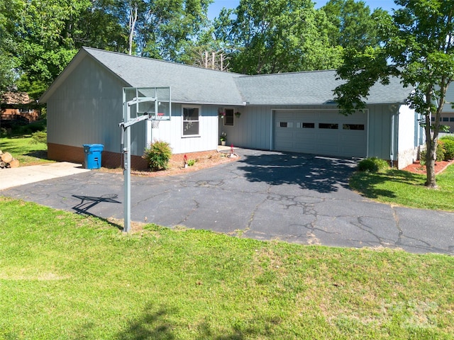 2011 20th Street Pl NE, Hickory, NC 28601 - ranch-style home with a shingled roof, an attached garage, and a front yard