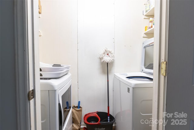 102 Lanier St, Mount Holly, NC 28120 - laundry area with washing machine and dryer