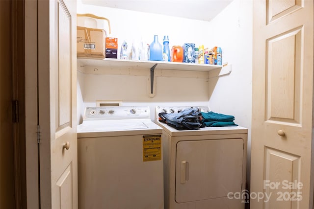 102 Lanier St, Mount Holly, NC 28120 - laundry room with washing machine and clothes dryer