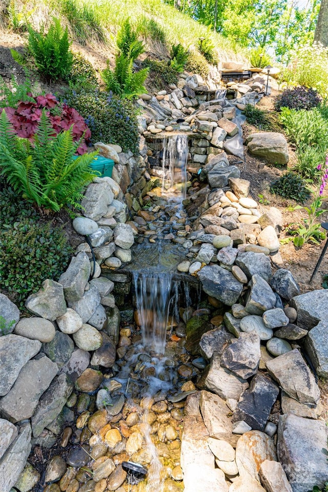 442 Signature Row Blvd, Waynesville, NC 28785 - exterior view of a garden pond