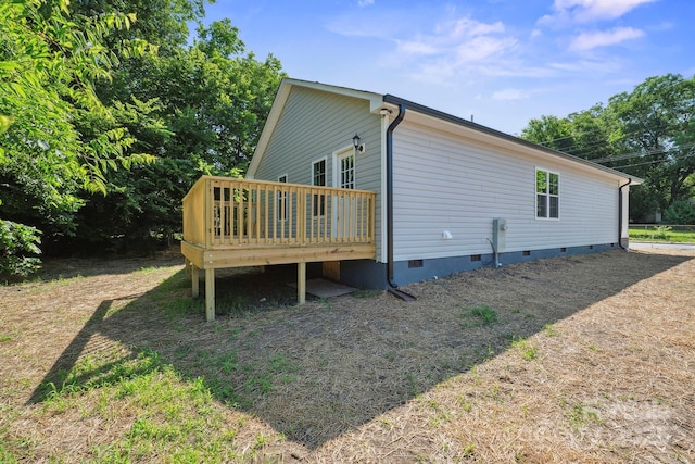 528 S Caldwell St, Salisbury, NC 28144 - view of side of home featuring crawl space and a deck