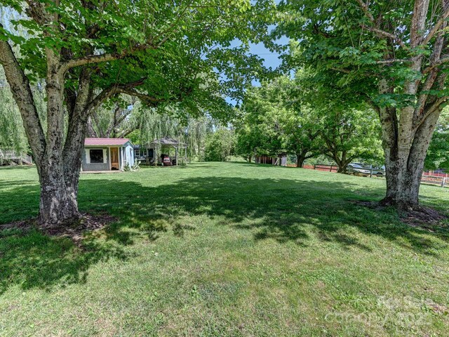 522 Bailey Mountain Rd, Mars Hill, NC 28754 - view of green lawn