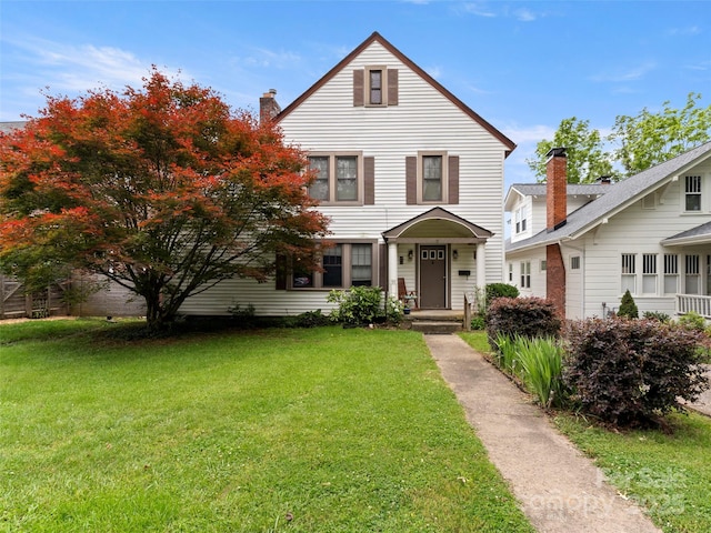 6 Woodley Ave, Asheville, NC 28804 - traditional-style house with a front lawn