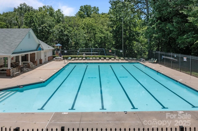 10327 Shelter Rock Ct, Charlotte, NC 28214 - community pool with a patio