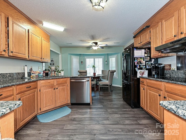 202 Cameron Dr, Kings Mountain, NC 28086 - kitchen featuring black appliances, under cabinet range hood, a ceiling fan, a textured ceiling, and dark wood-style floors