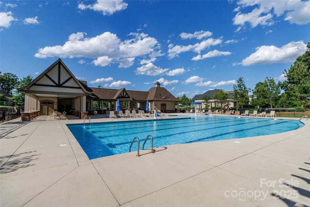 324 Squash Harvest Ct, Matthews, NC 28104 - community pool with a patio