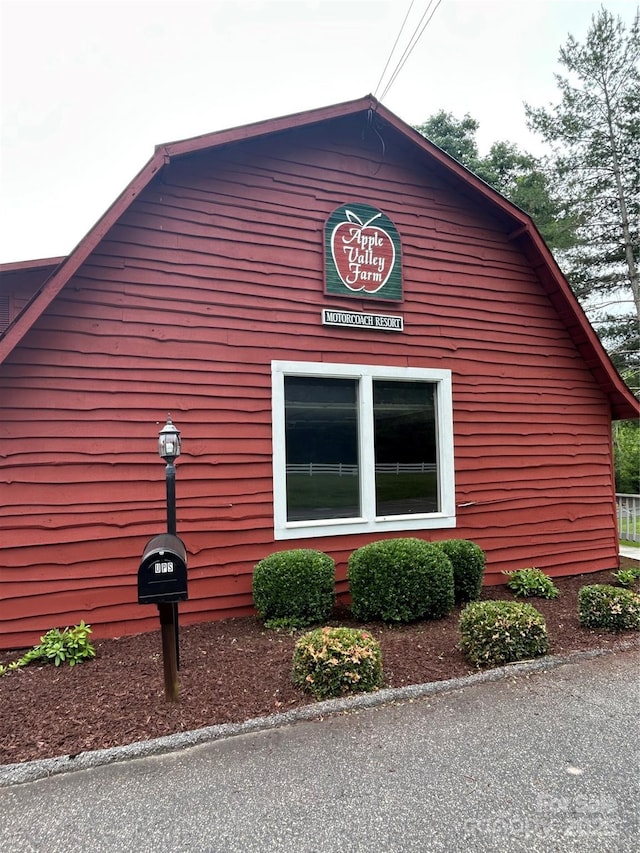 143 Cornell Cir, Lake Lure, NC 28746