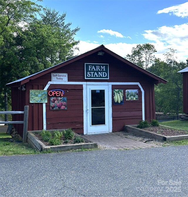 143 Cornell Cir, Lake Lure, NC 28746