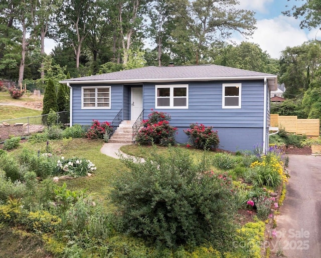 12 Canterbury Rd, Asheville, NC 28805 - bungalow-style house with a shingled roof