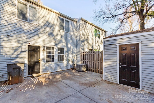 9464 Lexington Cir Unit B, Charlotte, NC 28213 - back of property featuring a patio and cooling unit