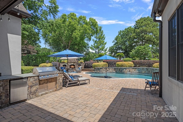 18718 Peninsula Cove Ln, Cornelius, NC 28031 - view of patio featuring an outdoor pool