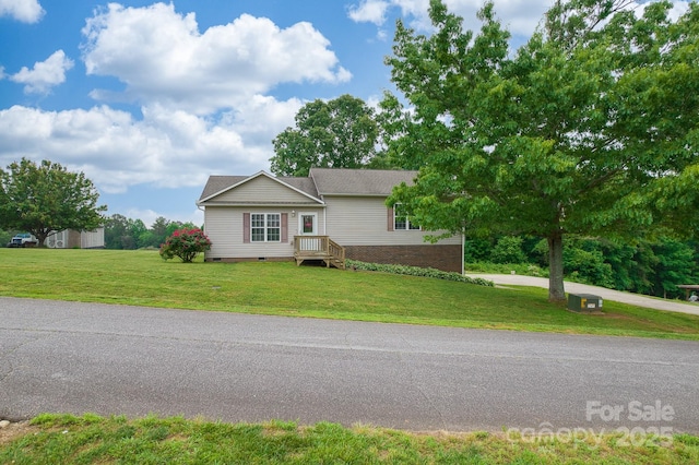 6079 Little River Ct, Granite Falls, NC 28630 - view of front of house featuring a front lawn and crawl space