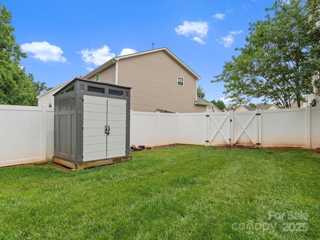 3038 Sterling Ct, Fort Mill, SC 29707 - view of yard with a gate