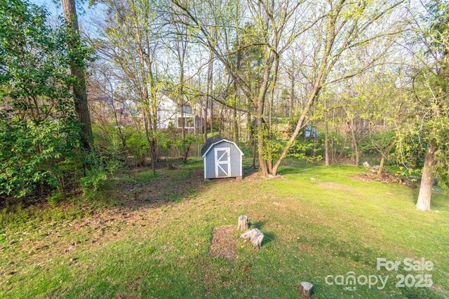 3921 Bon Rea Dr, Charlotte, NC 28226 - view of green lawn