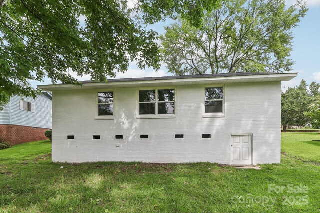 330 Willow Oak Cir, Lancaster, SC 29720 - rear view of property featuring crawl space, a yard, and brick siding