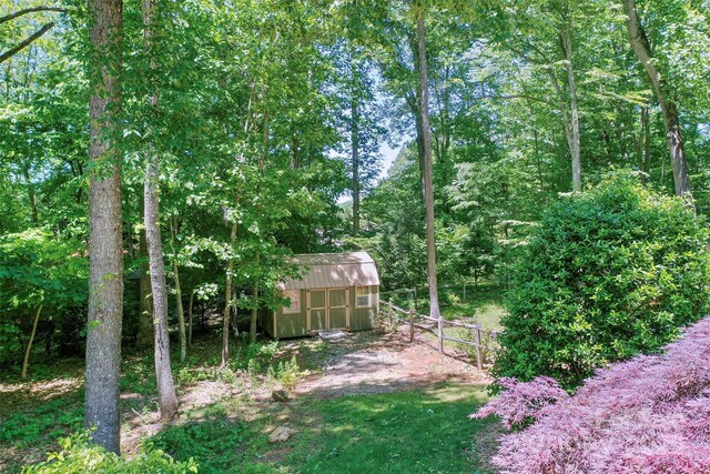399 Stepping Stone Ln, Waynesville, NC 28786 - view of yard with a shed