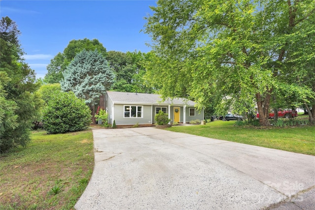 9826 Meringue Pl Unit 15, Charlotte, NC 28270 - ranch-style home with concrete driveway and a front yard